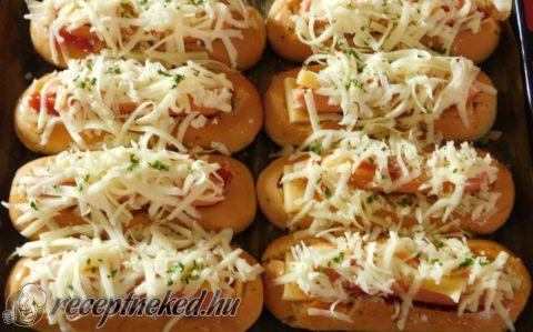 Sütőben sült hotdog