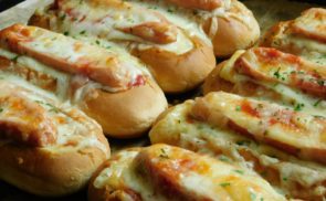 Sütőben sült hotdog