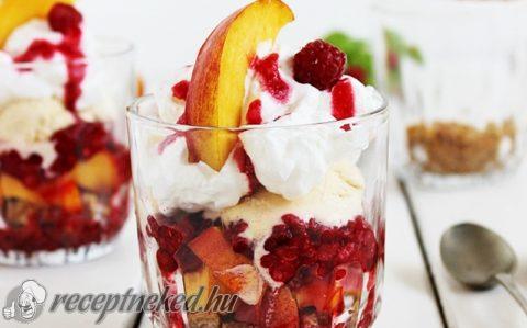 Peach Melba pohárdesszert