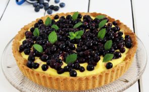 Áfonyás, vaníliakrémes pitetorta