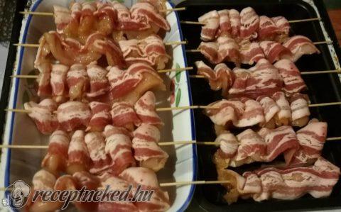 Bacon-os csirkenyárs