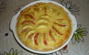 Cukkinis-paradicsomos pite