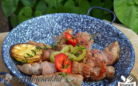Baconbe göngyölt harcsafalatkák