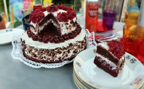 Feketeerdő emeletes torta