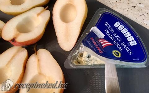 Kéksajtos sült körte baconbundában