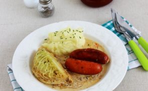 Sült debreceni köménymagos kelkáposztával