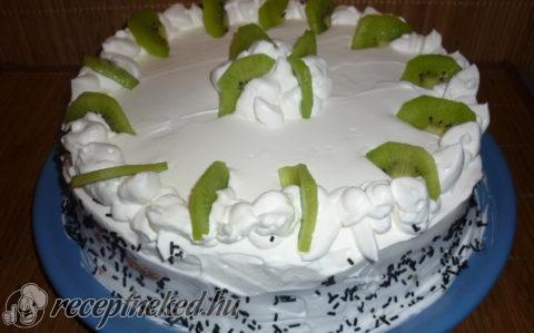 Tejszínes kivi torta