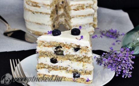 Áfonyás torta levendulás vaníliakrémmel