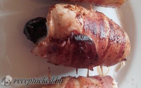 Aszalt szilvás-baconos csirkemell