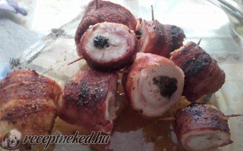 Aszalt szilvás-baconos csirkemell