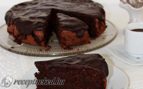 Fahéjas csokoládétorta