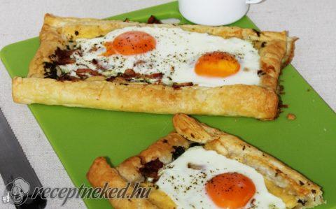 Tojásos-baconos lepény