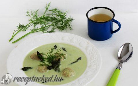 Kapros spárgaleves halgombóccal