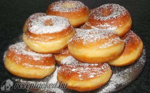 A nagyi szalagos fánkja