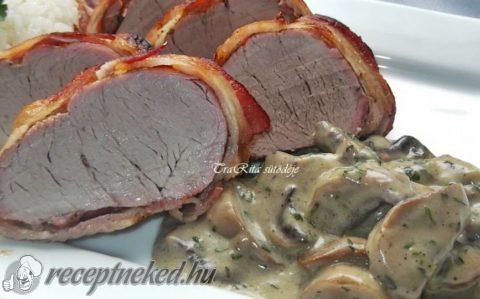 Baconos szűzpecsenye gombamártással