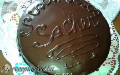 Sacher torta Eta módra