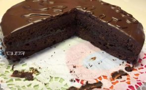 Sacher torta Eta módra