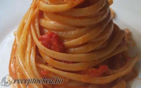 Linguine sült paprikakrémmel