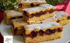 Meggyes, piskótás linzer szelet