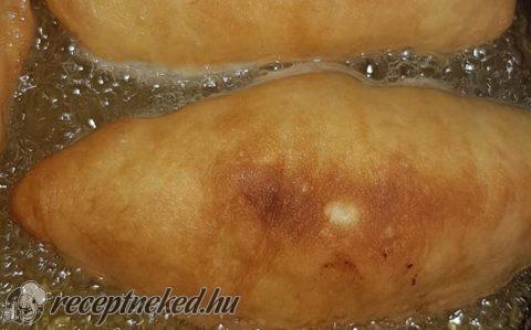 Töltött lángos