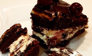 Meggyes-mascarponés torta