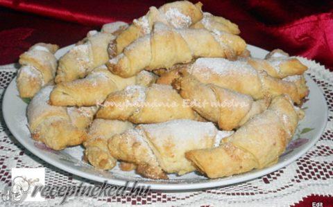 Hájas, diós kifli