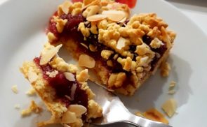 Grízes-meggyes pite