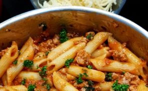 Házi bolognai pennével