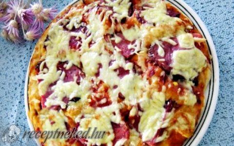 Sonkás pizza házi pizzaszósszal
