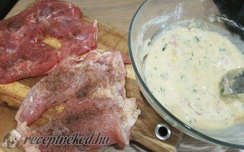 Lilahagymás bundában sült csirkecomb