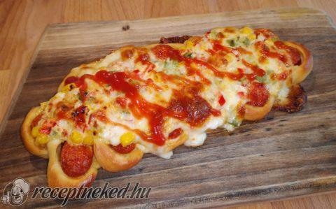 Lábasban kelt vajas-kolbászos pizza