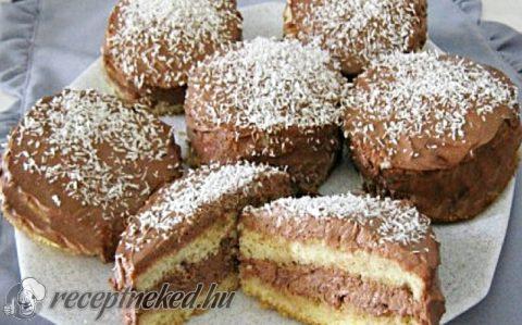 Minitorták kakaós-mascarpone krémmel