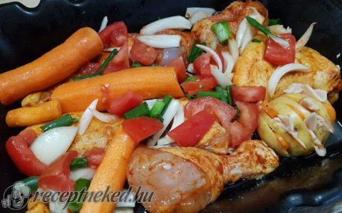 Zöldségágyon sült grillfűszeres csirke