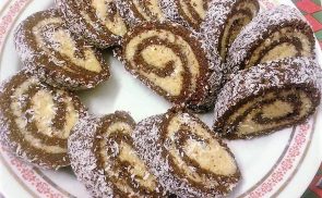 Keksztekercs kókuszos-rumos krémmel