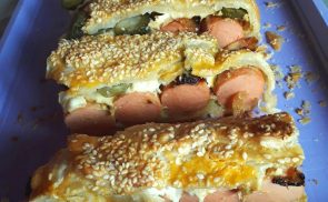 Hot dog leveles tésztában