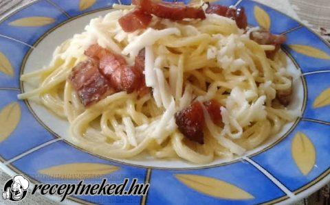 Tejfölös spagetti