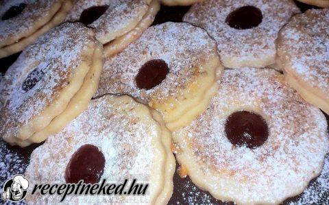 Hagyományos diós linzer