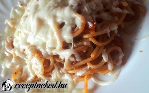 Sonkás, paradicsomszószos spagetti