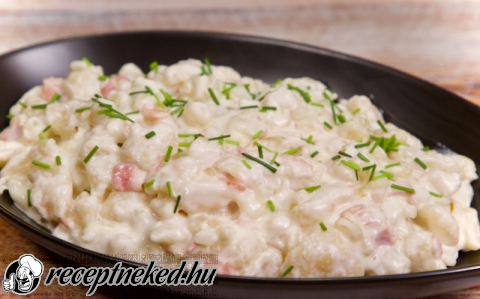 Tejfölös-baconos galuska