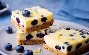 Kókuszos, áfonyás sajttorta