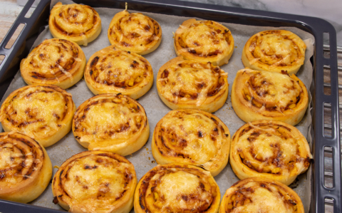 Pizzás-baconos csiga