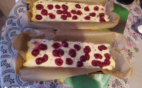 Tejfölös cseresznyés süti