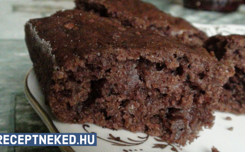 Gyors almás mézeskalács sütemény