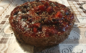 Erdei gyümölcsös, étcsokoládés ganache torta