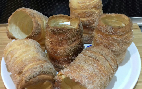 Fahéjas házi kürtőskalács