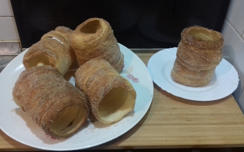 Fahéjas házi kürtőskalács