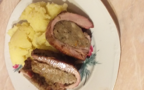 Göngyölt hús