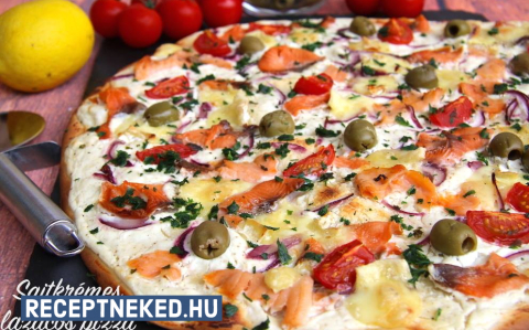 Sajtkrémes lazacos pizza