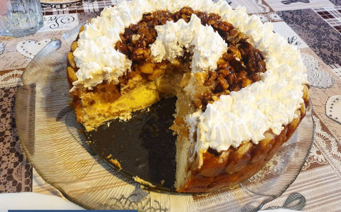 Almáspite sajttorta karamellizált dióval