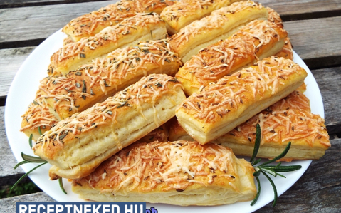 Fűszeres-burgonyás hajtogatott stangli